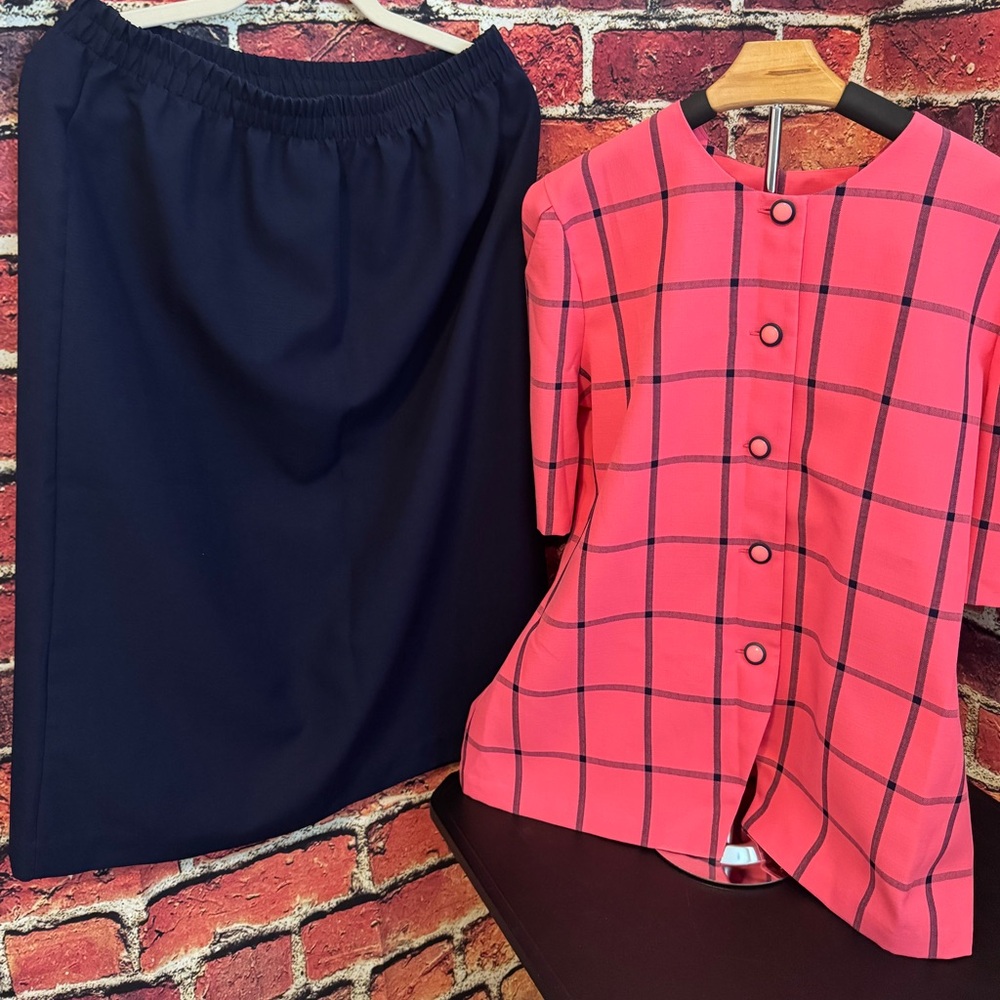 HHR Blue and Pink Preowned 2pc. Skirt and Jacket Set Size 14 Item #PHK7008